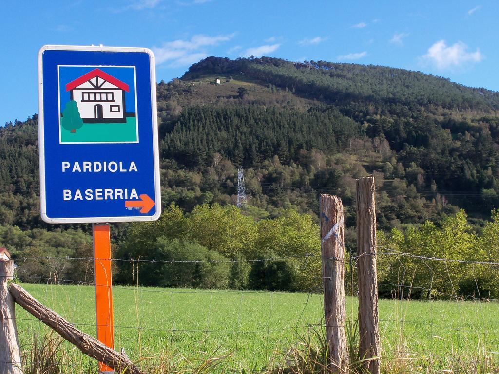 Pardiola Baserria Hernani Bagian luar foto